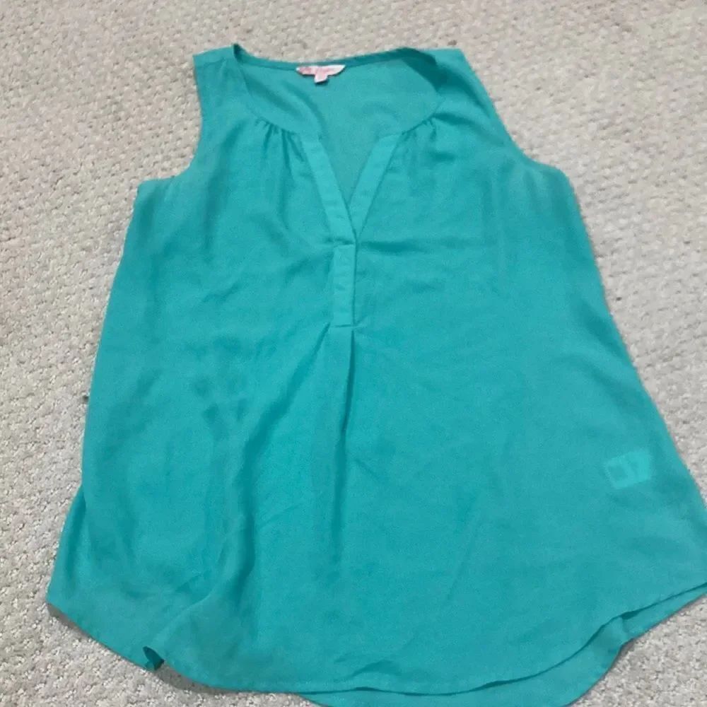 Blouse- beautiful seafoam color!